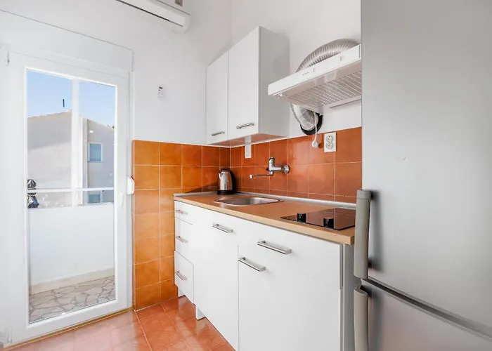 A4 Tonka Apartman Igrane