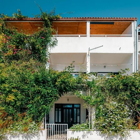 A4 Tonka Apartment Igrane