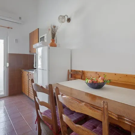 A4 Tonka アパート イグラネ