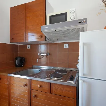 A4 Tonka アパート *